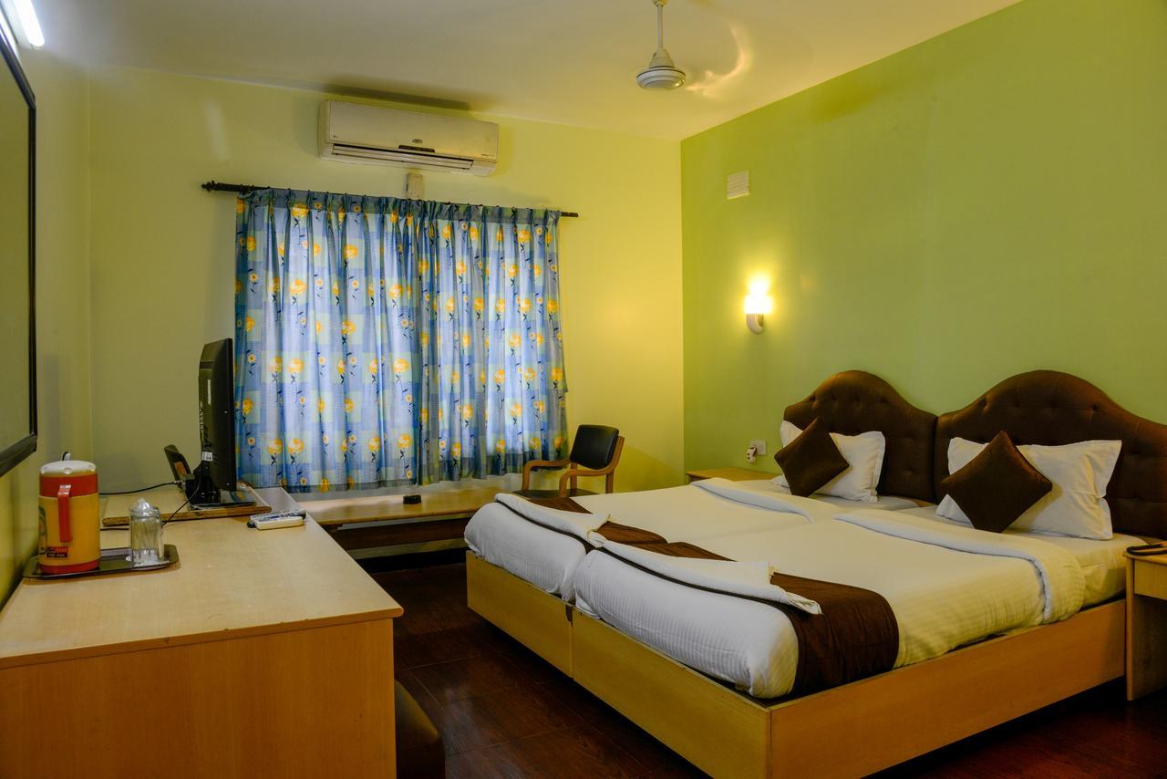Oyo 14933 Rpr Residency Hotel Ченай Екстериор снимка