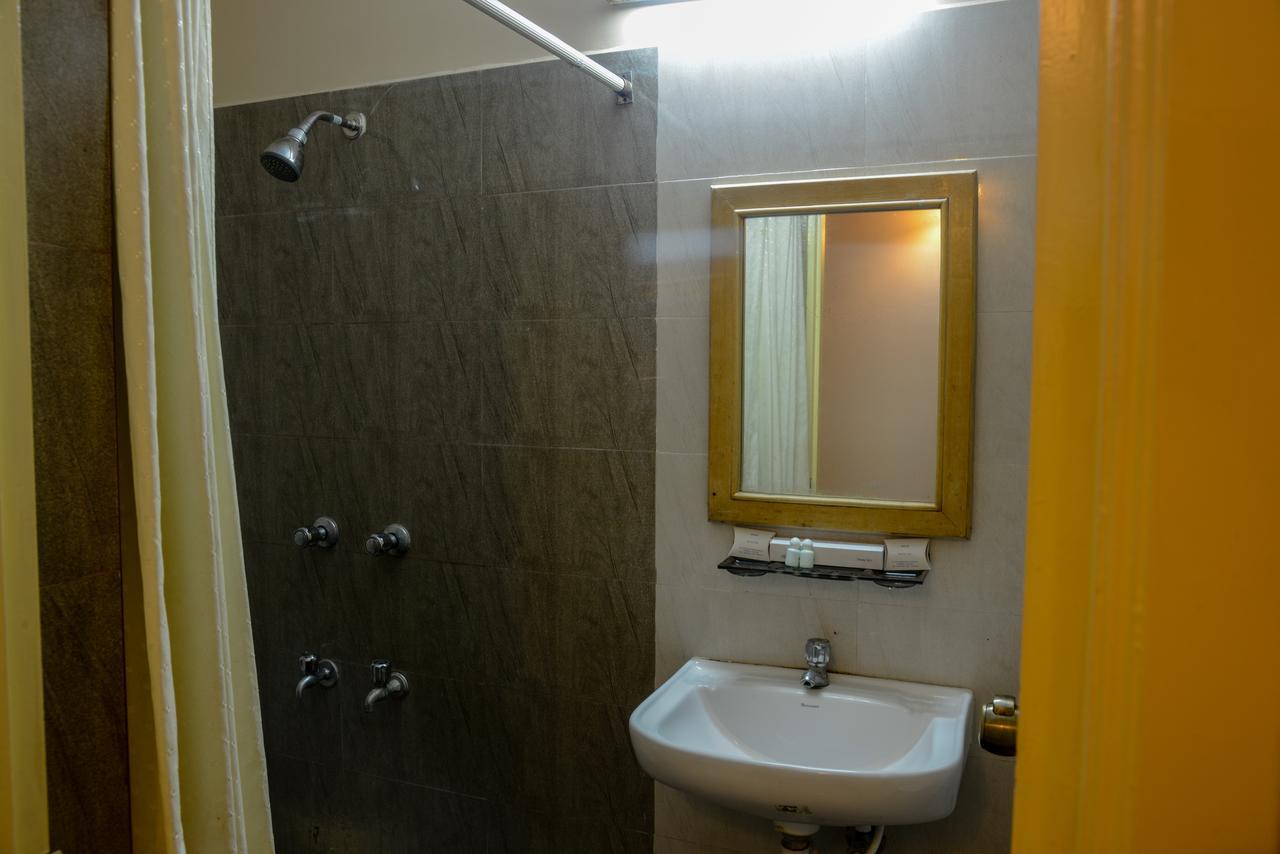 Oyo 14933 Rpr Residency Hotel Ченай Екстериор снимка