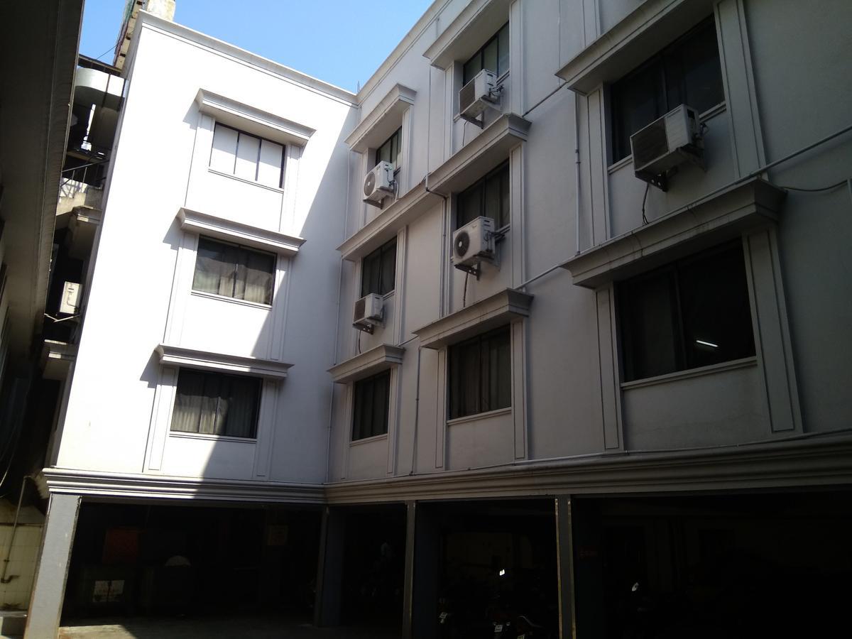 Oyo 14933 Rpr Residency Hotel Ченай Екстериор снимка