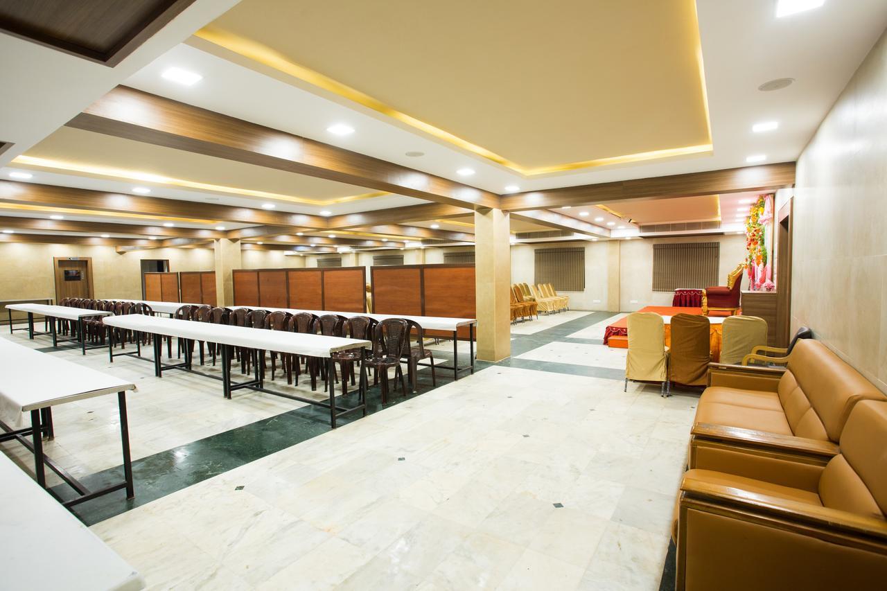 Oyo 14933 Rpr Residency Hotel Ченай Екстериор снимка
