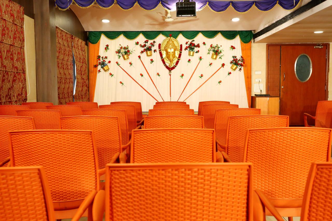 Oyo 14933 Rpr Residency Hotel Ченай Екстериор снимка