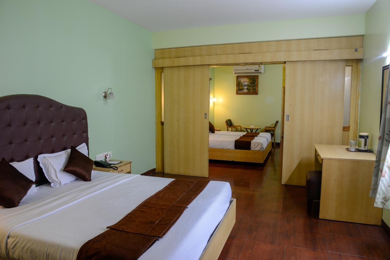 Oyo 14933 Rpr Residency Hotel Ченай Екстериор снимка