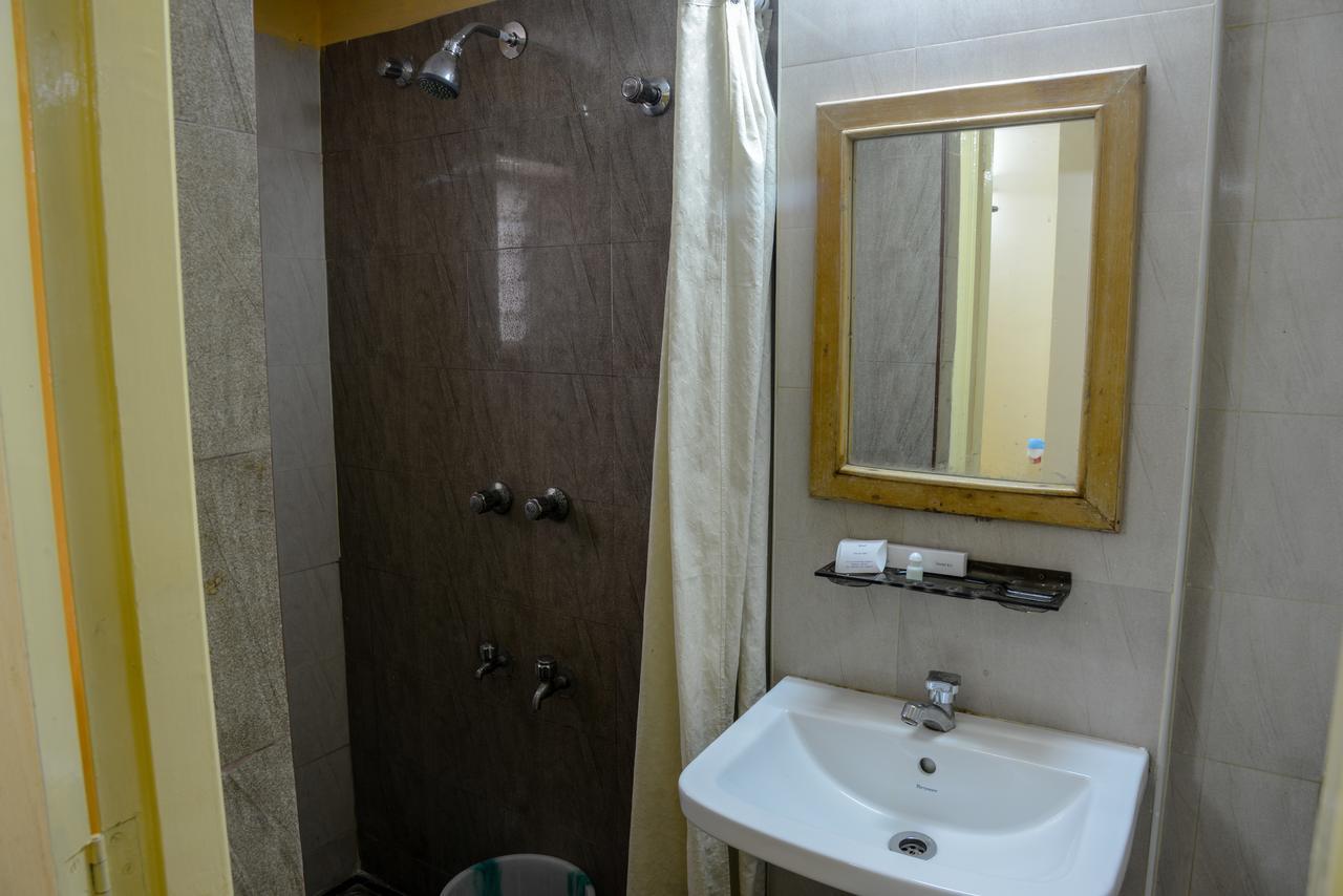 Oyo 14933 Rpr Residency Hotel Ченай Екстериор снимка