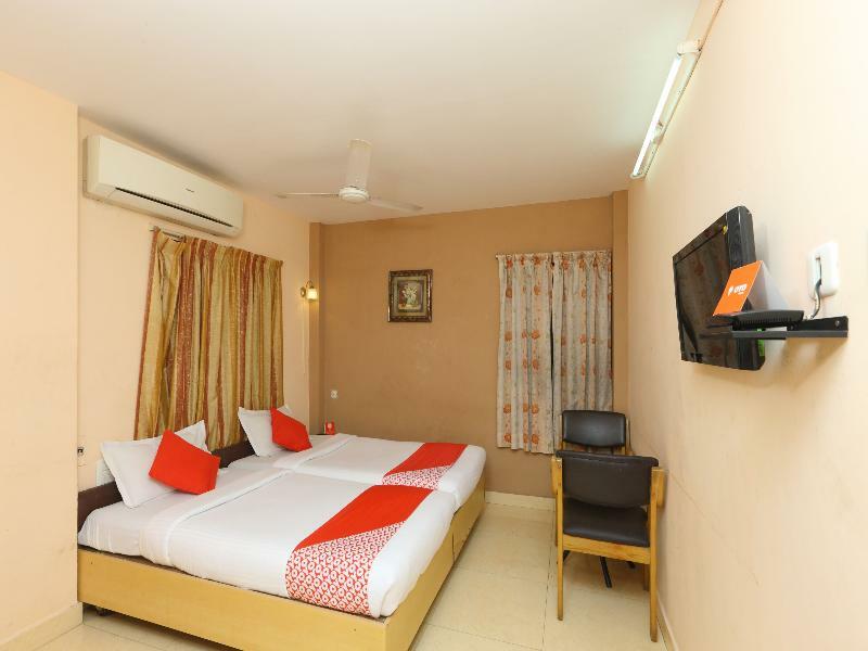 Oyo 14933 Rpr Residency Hotel Ченай Екстериор снимка