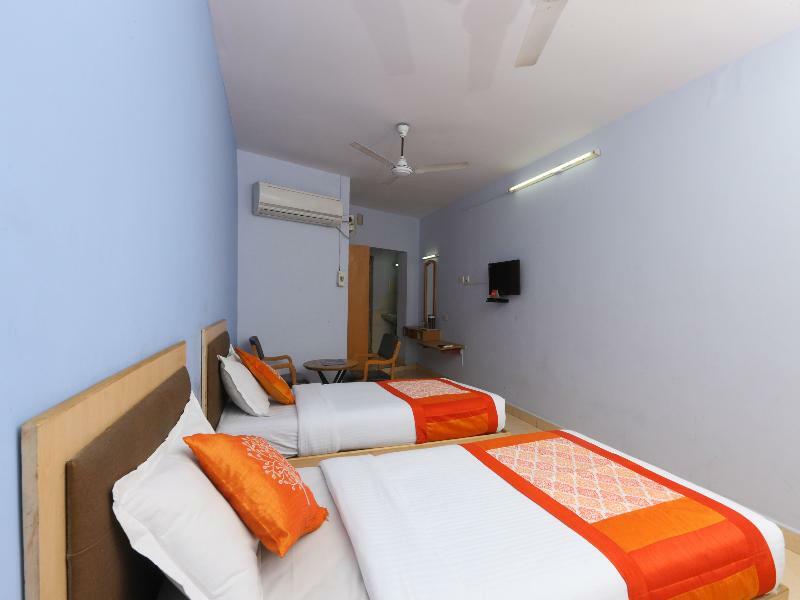 Oyo 14933 Rpr Residency Hotel Ченай Екстериор снимка